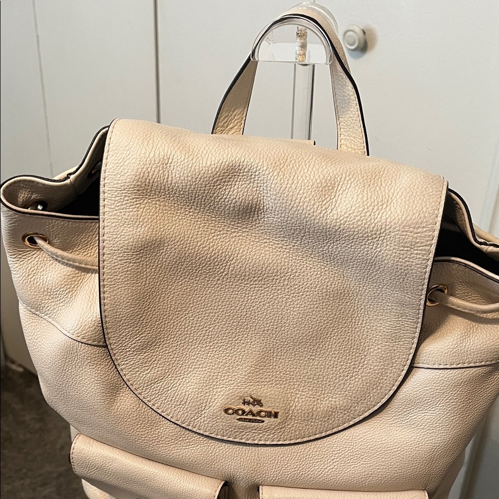 Coach Billie Chalk White Pebbled Leather Backpack w/Adjustable Straps & Pockets! - Picture 2 of 16